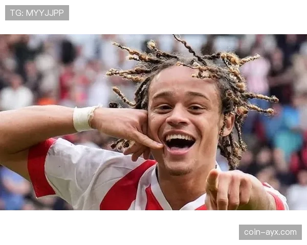 哈维·西蒙斯重返巴黎圣日耳曼，状态回暖引球迷期待