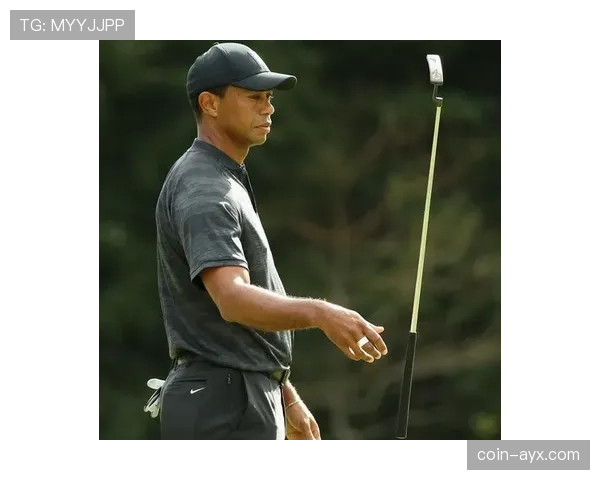 泰格伍兹这日常，豪车别墅倒一边，穿拖鞋进球场那架势真不像个亿万富翁了